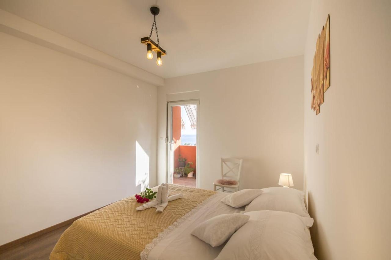 Little Bee Apartment Komiža Esterno foto